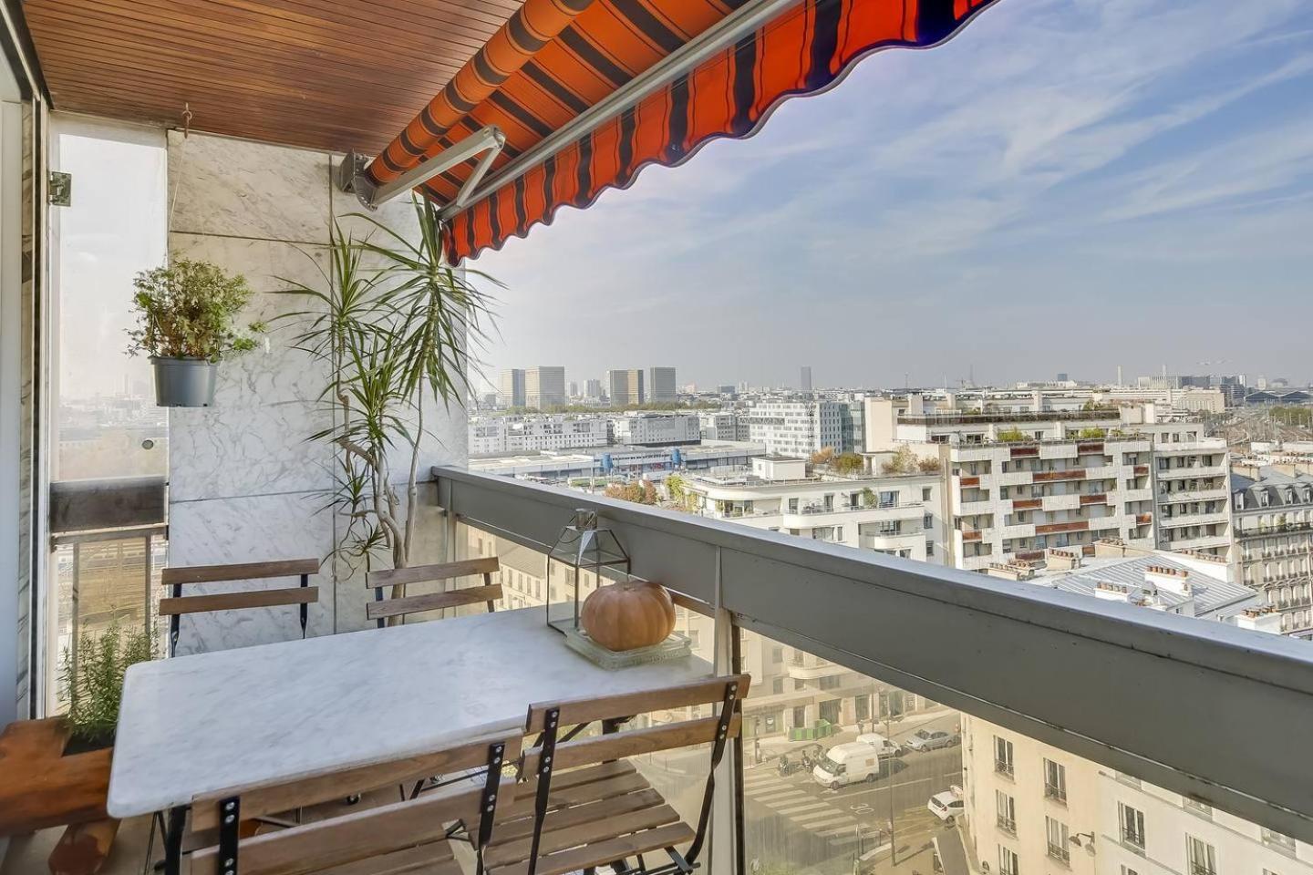 Appartamento Guestready - Cosy Flat With Panoramic Views Parigi Esterno foto